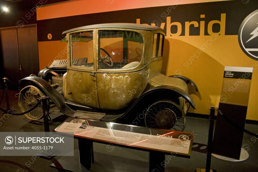 1917 Woods Dual Power, 1st American Hybrid Car (Gas-Electric), Petersen Automotive Museum, Wilshire Boulevard, Los Angeles, California, USA