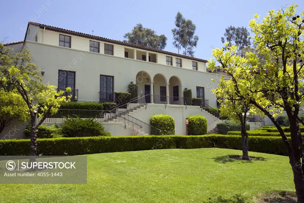 Haines Hall, Barack Obama's old Dormitory. Occidental College is where Barack Obama attended from fall 1979 through spring 1981 before  transferring to Columbia University. Highland Park, Los Angeles, California, USA
