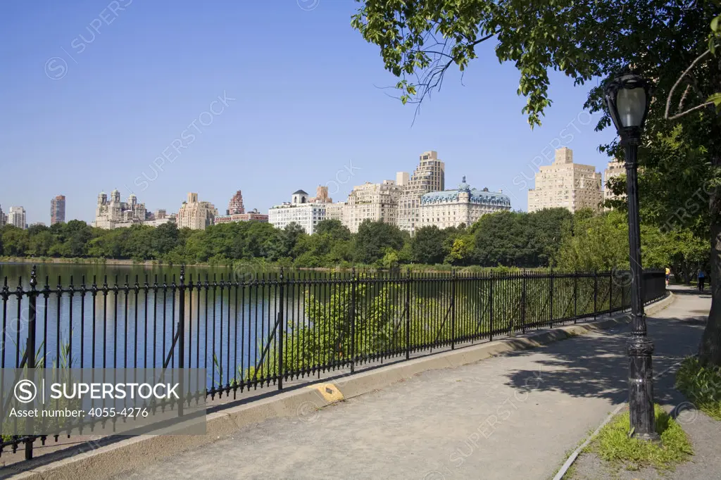 Central Park Reservoir Jogging Track (1.5 miles), Manhattan, New York