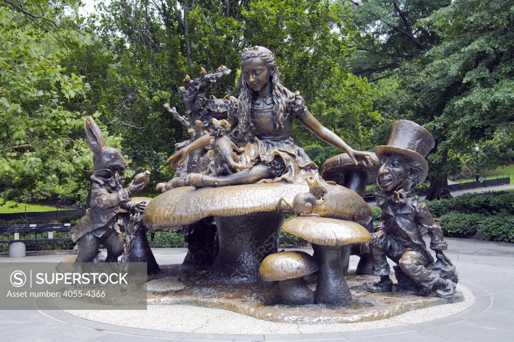 Margarita Delacorte Memorial Unveiled 1959, Alice in Wonderland, Mad Tea Party, Sculptor: José de Creeft 1884-1982, Central Park, Manhattan, New York