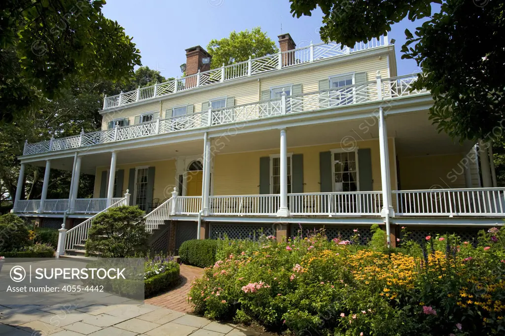 Gracie Mansion, Built in 1799 for a prosperous New York merchant named Archibald Gracie as a country house, it became the official residence of the Mayor in 1942, Carl Schurz Park, Manhattan, New York
