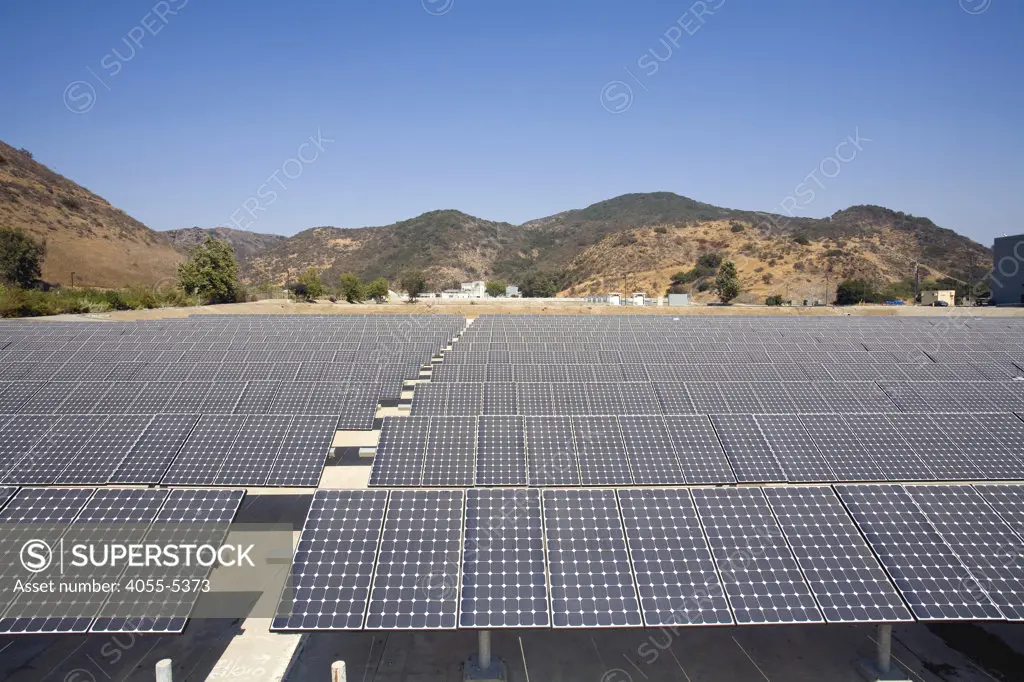 2783 panel Solar Array at the Hill Canyon Wastewater Treatment Plant. The Array provides about 15% of the facility's energy needs. Installation by Martifer Solar USA. Camarillo, Ventura County, California, USA