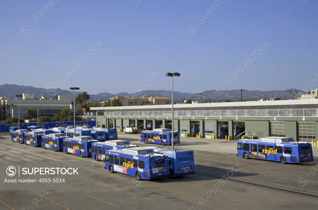 Big Blue Bus Terminal, buses powered by Liquified Natural Gas (LNG). Santa Monica, Los Angeles, California, USA