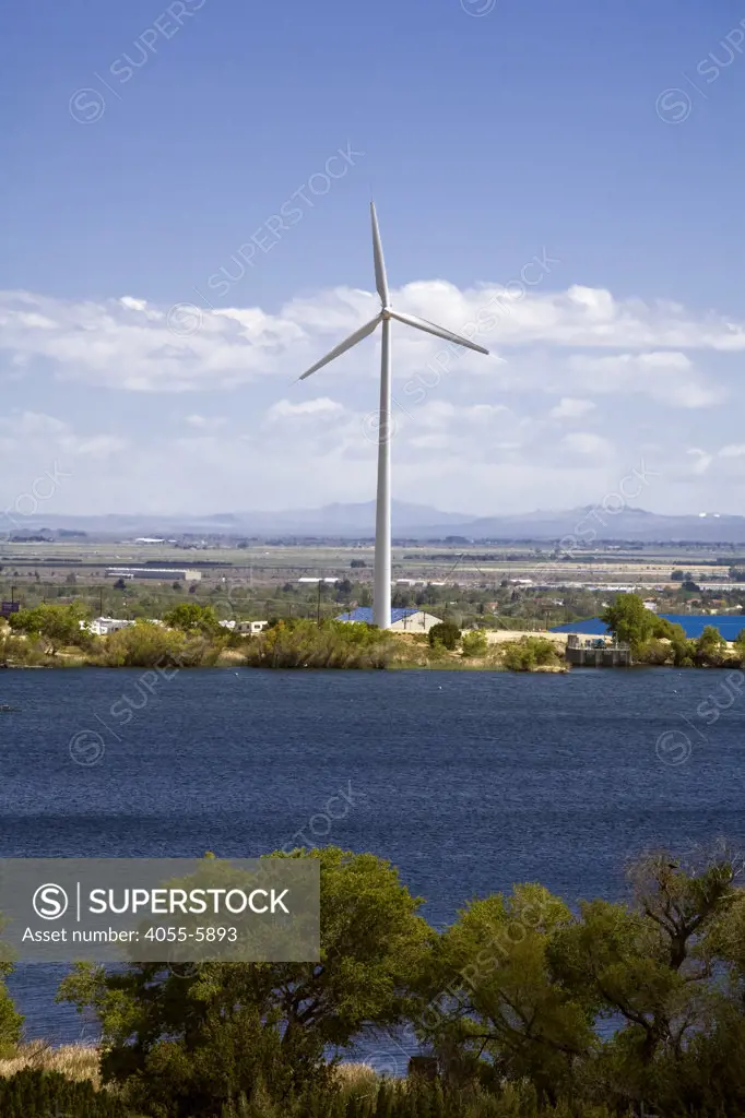 Wind turbine on Lake Palmdale. The 318 foot turbine powers the district's Lake Palmdale water-treatment plant and can produce up to 950kw of electricity. Palmdale, Los Angeles County, California, USA
