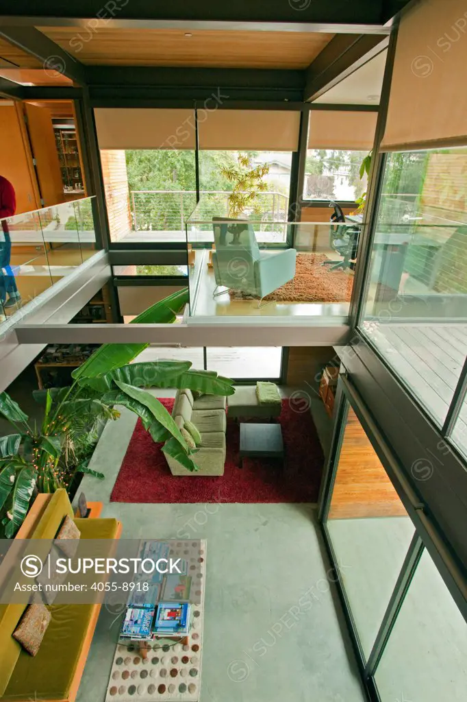 A multi-level, prefab, modular green home by the company LivingHomes was put together in 8 hours and consists of eleven 10,000 pound modular sections. Designed by architect Ray Kappe, this model was the first residence in the nation to receive LEED¨ platinum certification. Santa Monica, California, USA