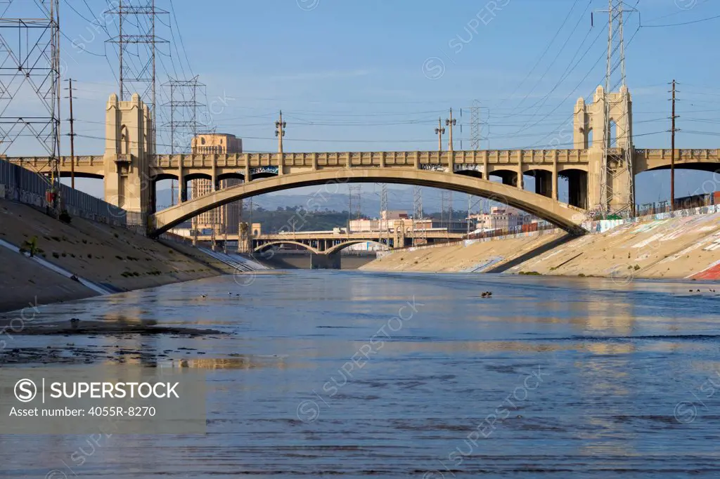 4th Street and 1st St Bridge, Stop on Folar's tour of the LA River, Los Angeles, California, USA