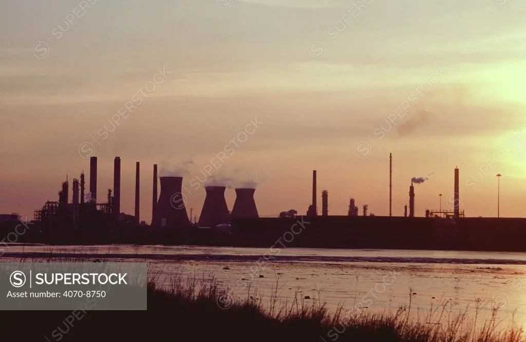 BP oil refinery, Firth of Forth, Grangemouth complex, Scotland.