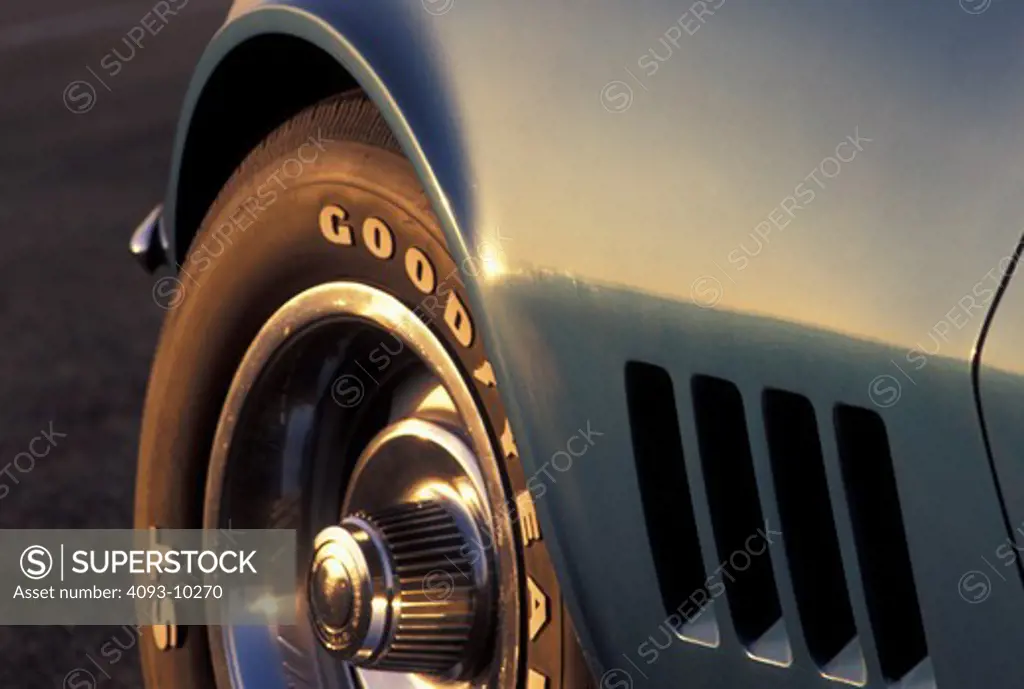 detail Corvette 1968 1960s blue side vents wheel tire