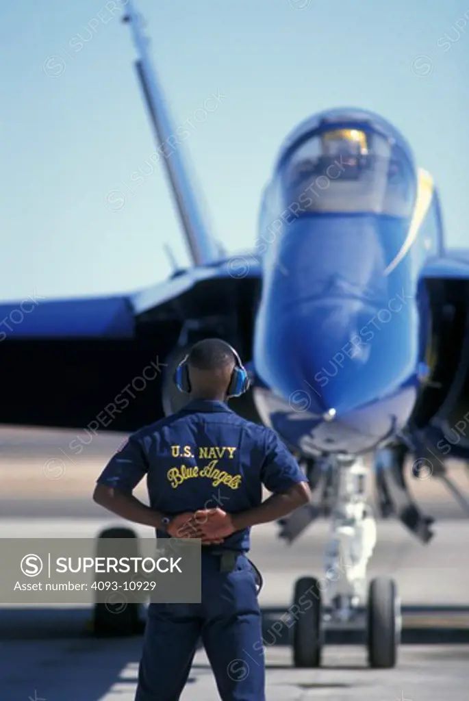 Military Jets Fixed Wing Boeing Aviat Airplanes Blue Angels USN US Navy F/A-18 Hornet runway