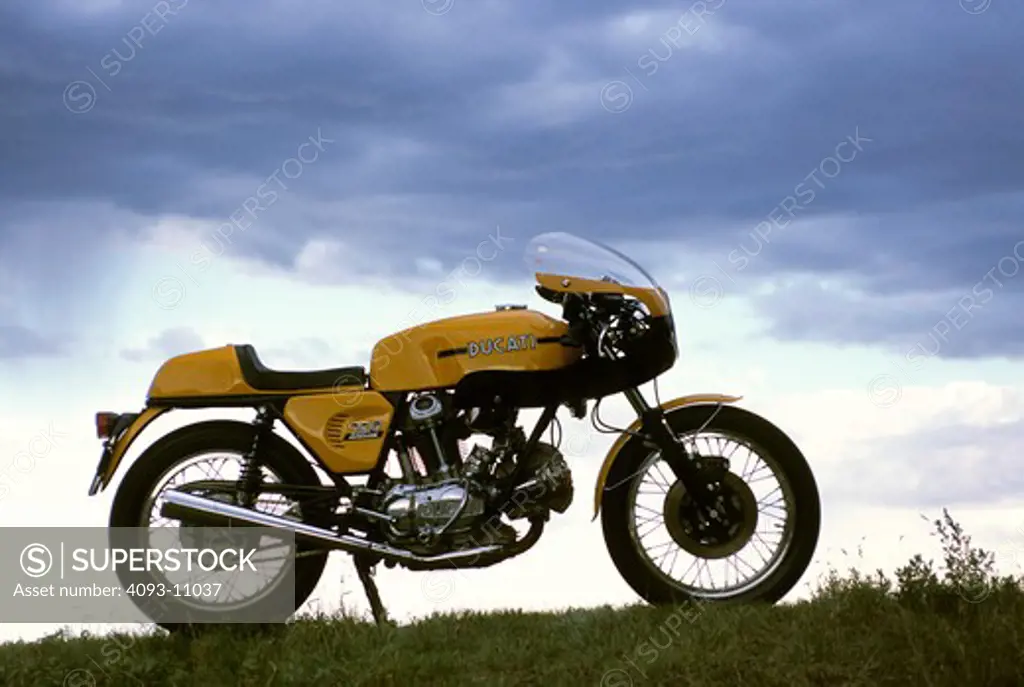 Ducati 750 Sport 1974 1970s yellow