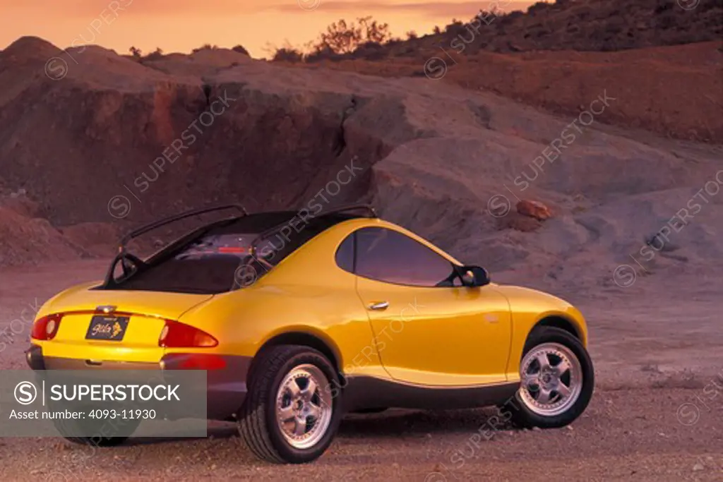 Hyundai HCDIII concept show car prototype yellow rear 3/4 beauty off-road rocks