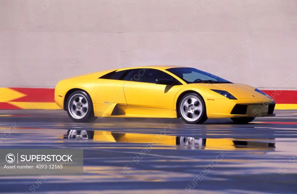 Lamborghini Murcielago 2002 yellow