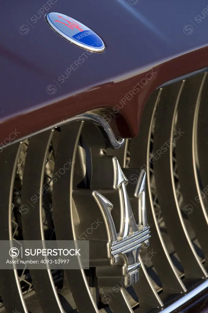 2008 Maserati GranTurismo grille and insignia, close-up