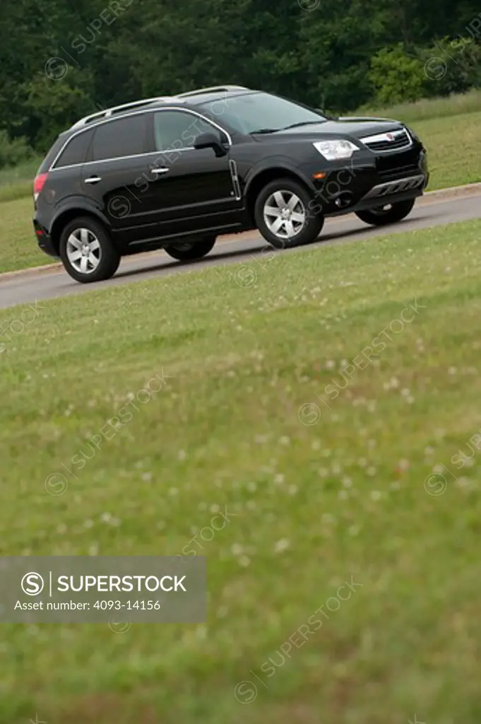 Saturn Vue XR parked on road, side view