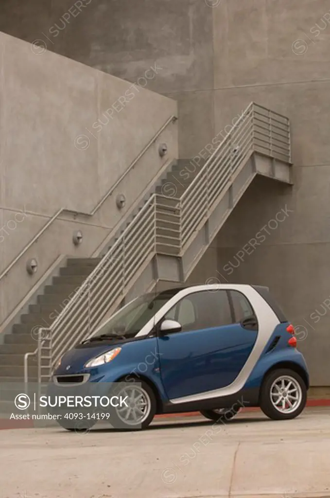Smart Fortwo Passion Cabriolet parked, side view