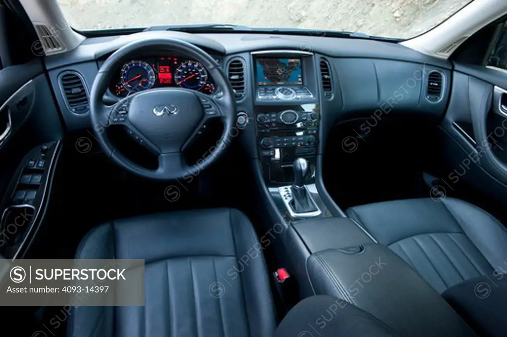 2008 Infiniti EX35 interior, steering wheel and dash