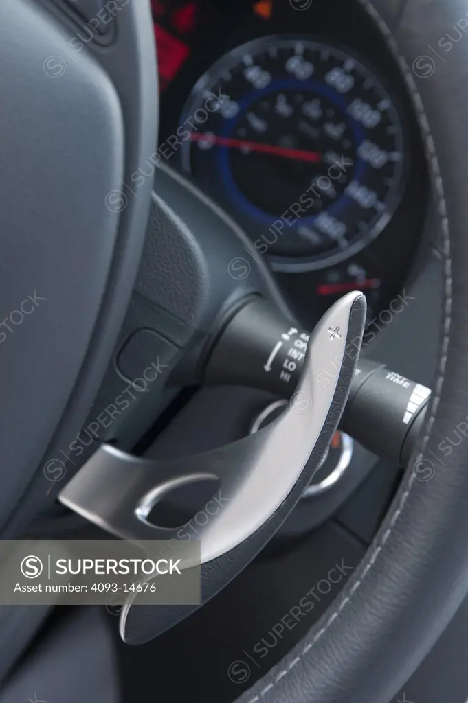 2009 Infiniti G37S close-up of steering wheel detail