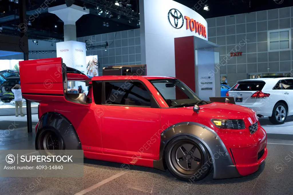 Profile front 7/8 view of the Scion xB DJ2 5 Axis concept show car. Shown at the Los Angeles International Auto Show