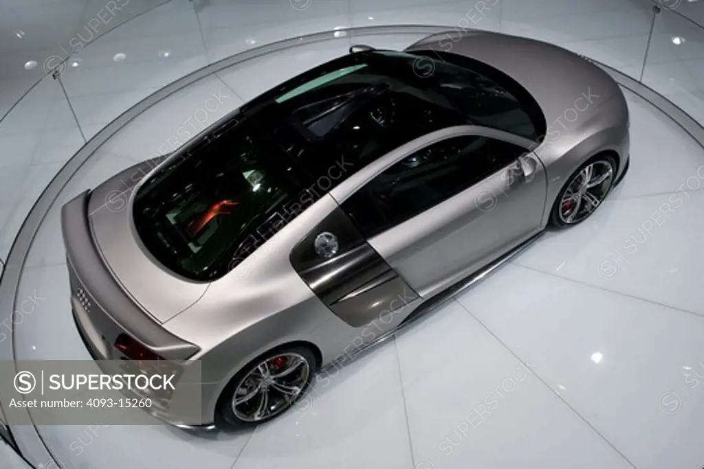 2009 Audi R8 v12 at an auto show