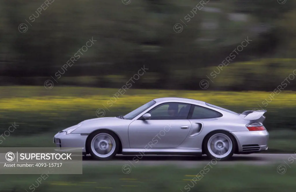 Porsche 911 GT2 2002 silver street