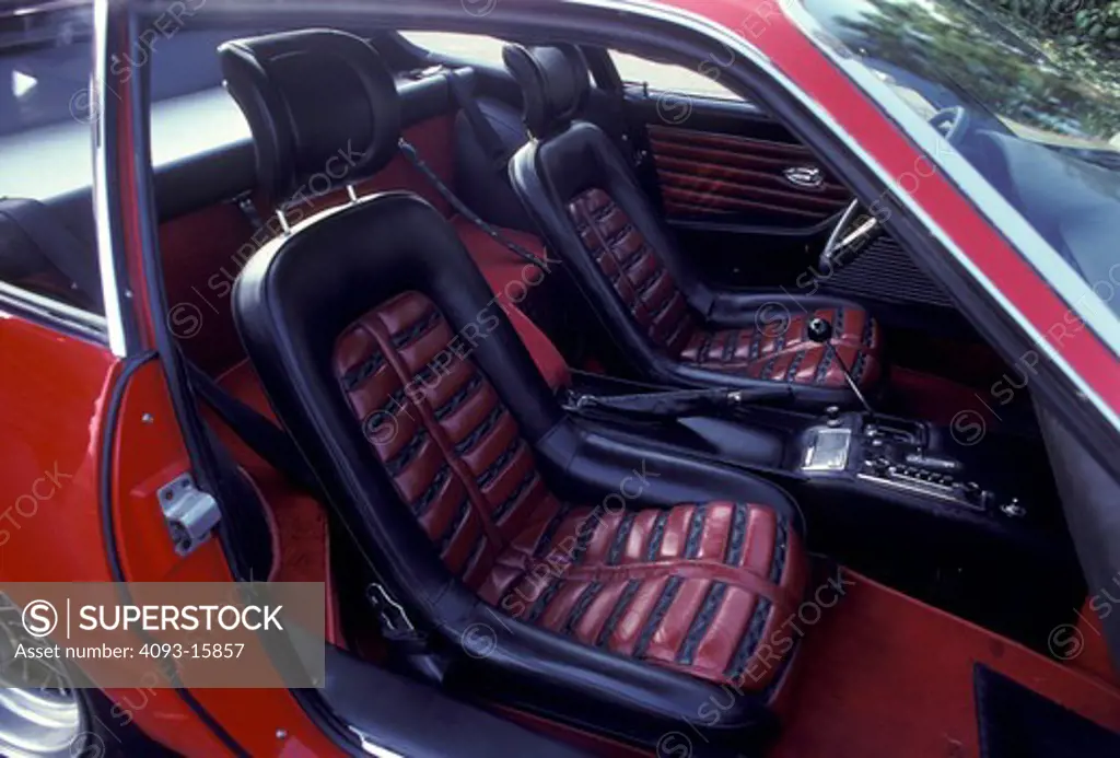 interior detail Ferrari 365 GTB/4 Daytona 1971 1970s red leather seats gear shift emergency brake