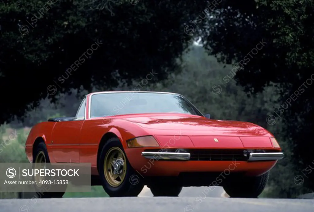 Ferrari 365 GTB/4 Daytona Spyder 1971 1970s red trees street