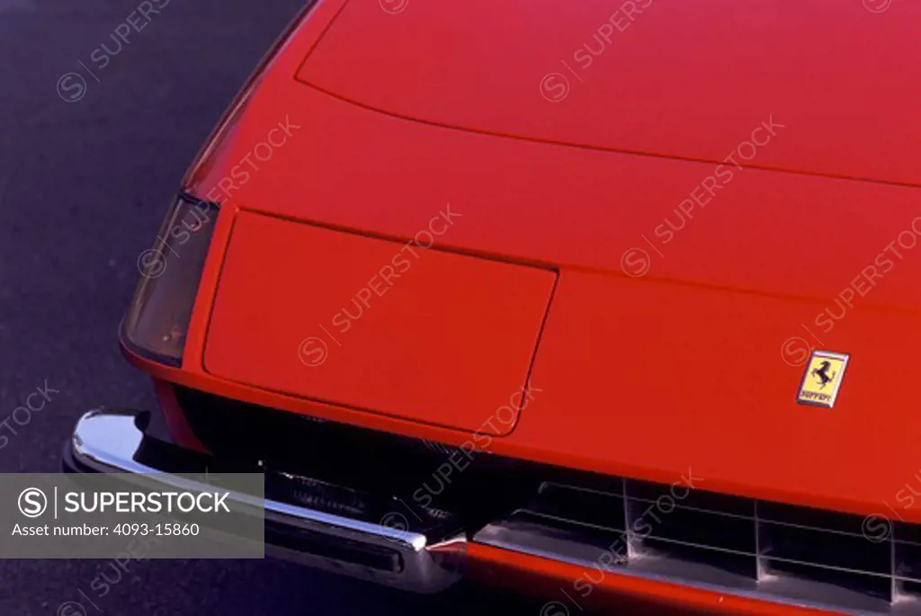 detail Ferrari 365 GTB/4 Daytona 1971 1970s red badge logo bumper nose