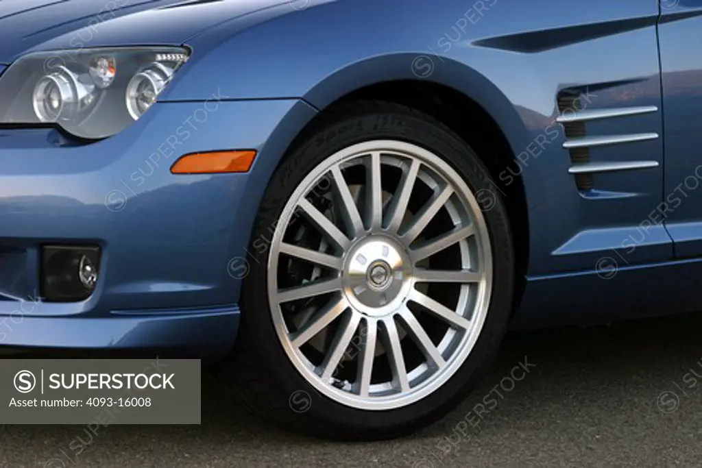 detail SRT-6 2005 blue fender wheel vent headlights