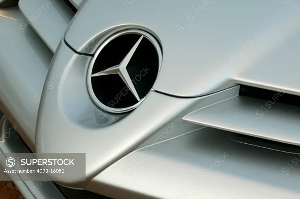 detail Mercedes Benz SLR McLaren 2005 silver