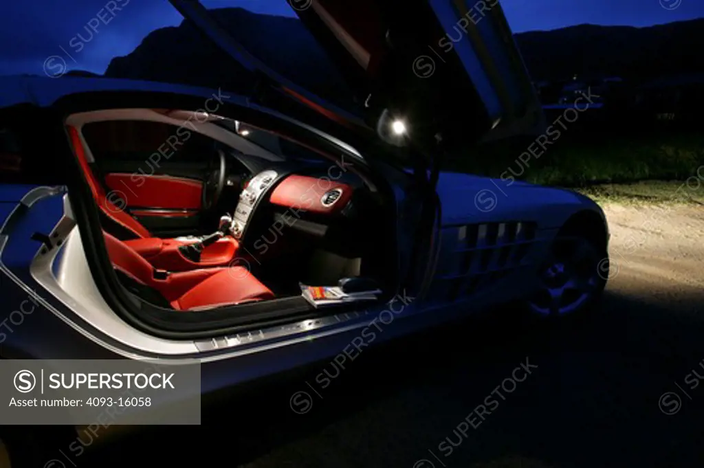 interior Mercedes Benz SLR McLaren 2005 silver red leather seats open door