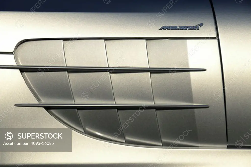 detail Mercedes Benz SLR McLaren 2005 silver vents slats