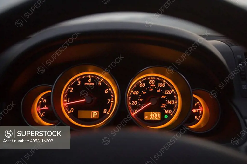 interior Infiniti M45 2006 gauges speedometer tachometer orange