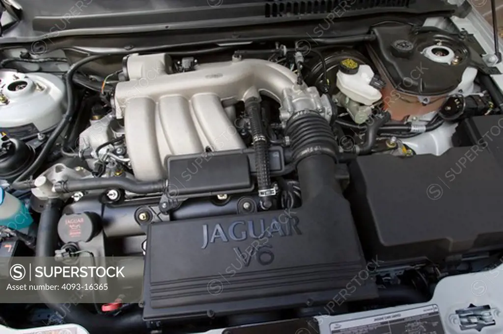 interior detail Jaguar X-Type 2006 intake manifold