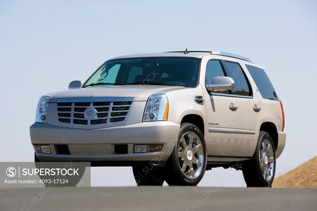 2009 Cadillac Escalade Hybrid parked on highway