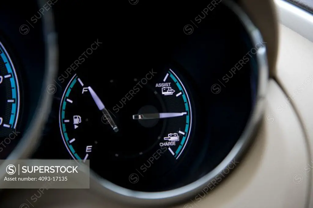 2008 Chevrolet Malibu Hybrid fuel gauge and charge close-up