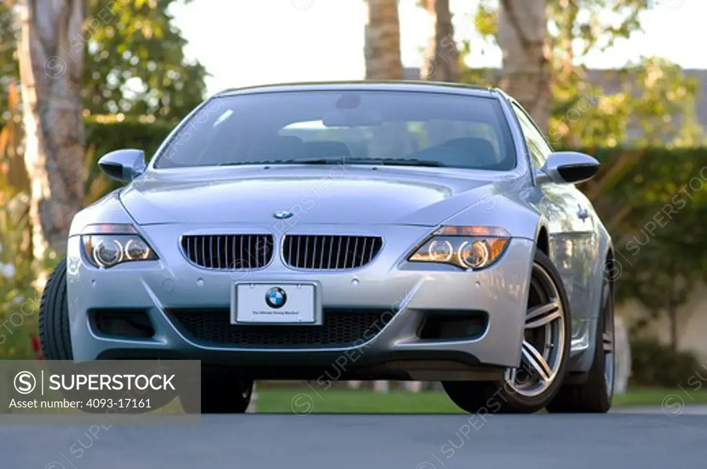 2009 BMW M6 parked, front view