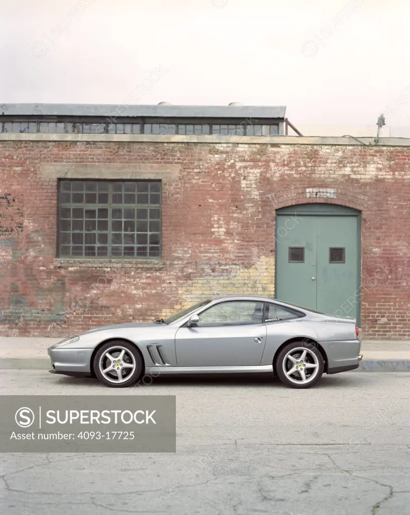 Ferrari 550 Maranello 2000 silver warehouse street city