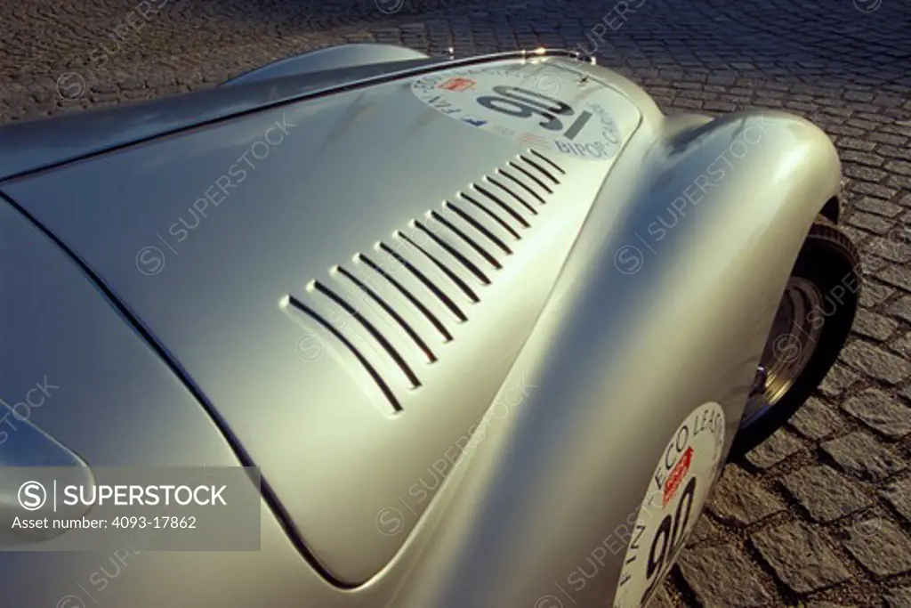 detail BMW Mille Miglia 328 1939 1930s 1940 silver hood vents nose fender street
