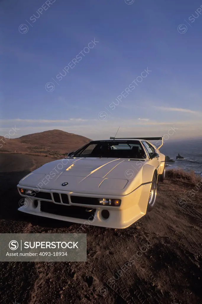 BMW M1 M Series 1979 1970s white body kit wing flared fenders spolier race car