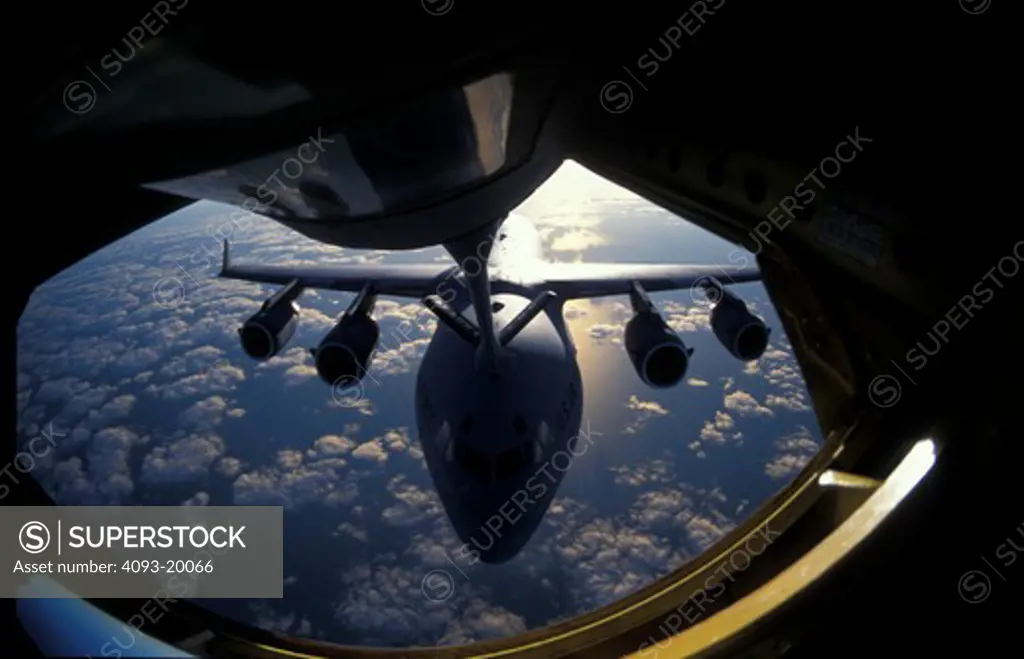 Military Jets Fixed Wing Boeing Aviat Airplanes C-17A Globemaster III transport in-flight refueling fuel transfer tanker boom USAF U.S. Air Force