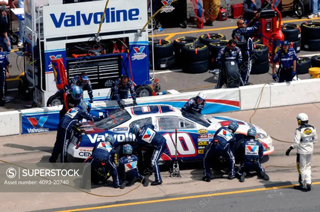 NASCAR Scott Riggs pit stop crew mechanics