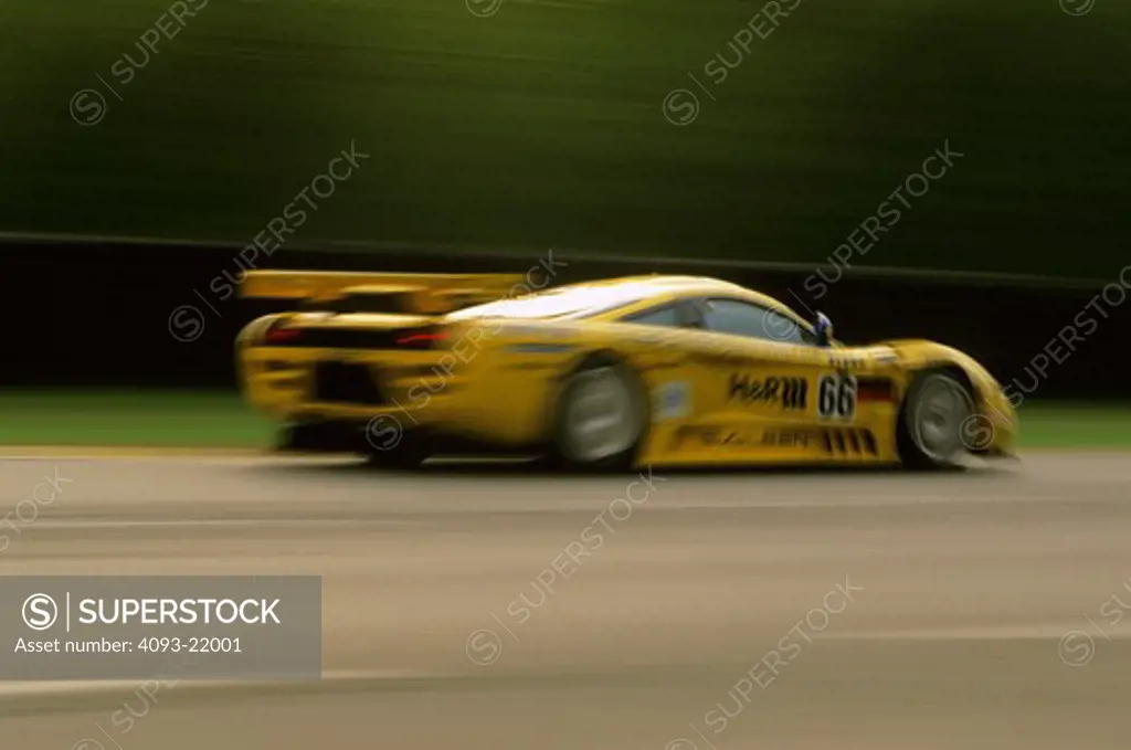 Saleen S7 yellow Le Mans