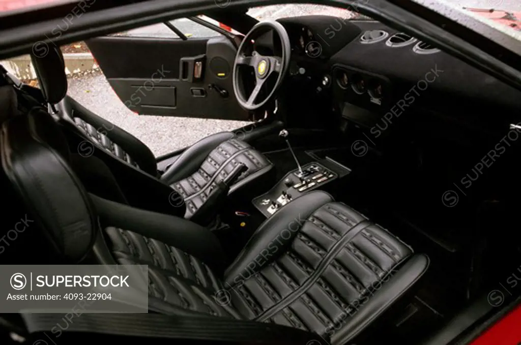 interior Ferrari 288 GTO 1986 1980s black leather center console gear shift steering wheel