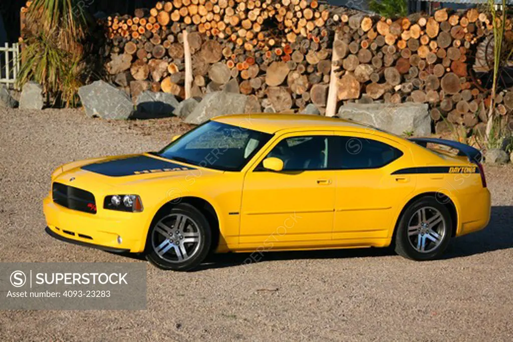 2007 Dodge Hemi Charger Daytona Yellow