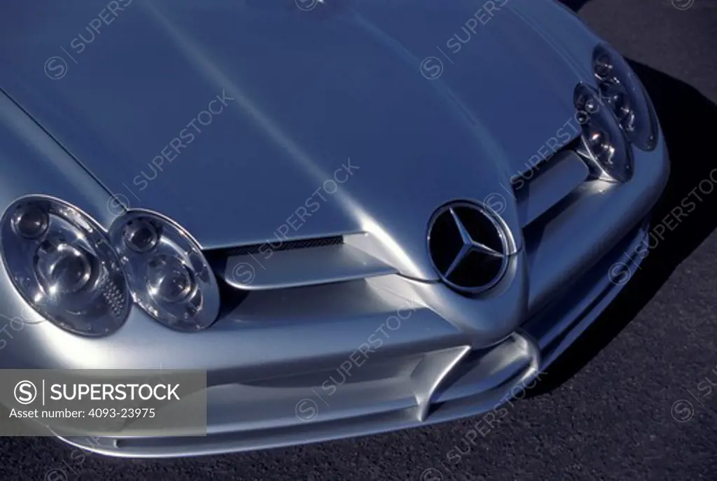 Mercedes Benz SLR McLaren concept show car prototype silver nose detail street