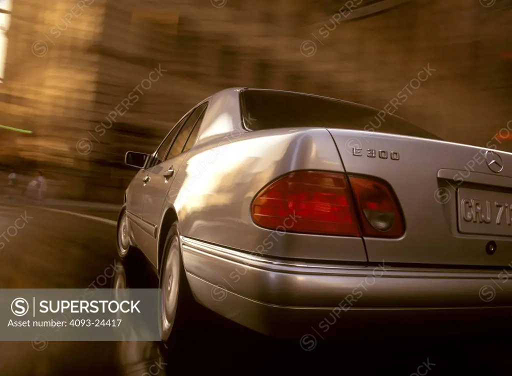Mercedes Benz E300 E-Class 1999 1990s silver tail light city