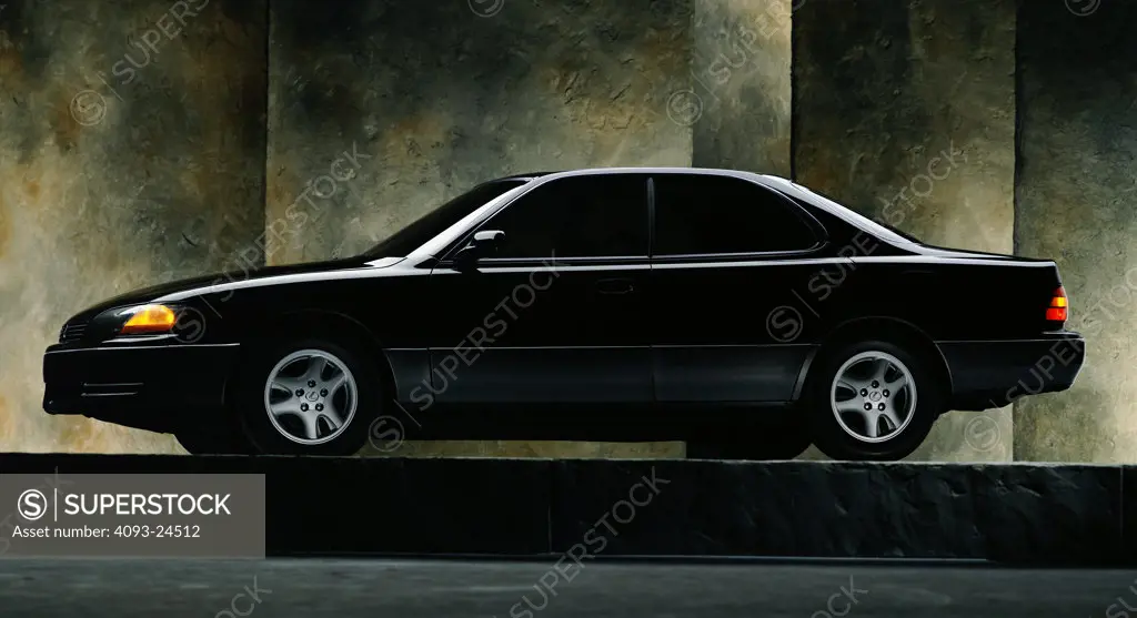 Lexus ES 400 1994 1990s black walls