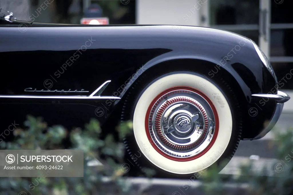 detail Corvette 1953 1950s black nomenclature fender whitewall tire wheel spinner side flank