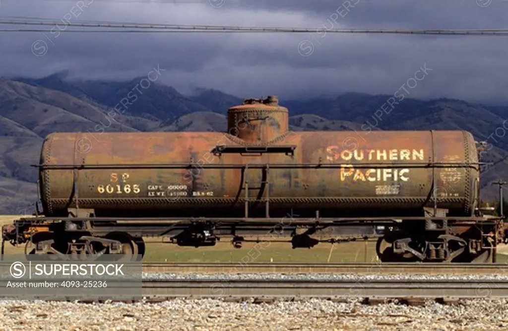 southern pacific train rust rusted