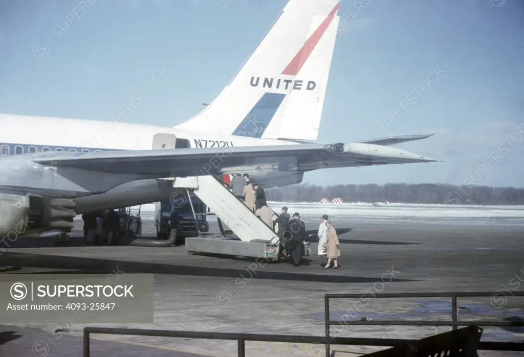Jets Fixed Wing Commercial Boeing Aviat Airplanes United Airlines boarding 1950s